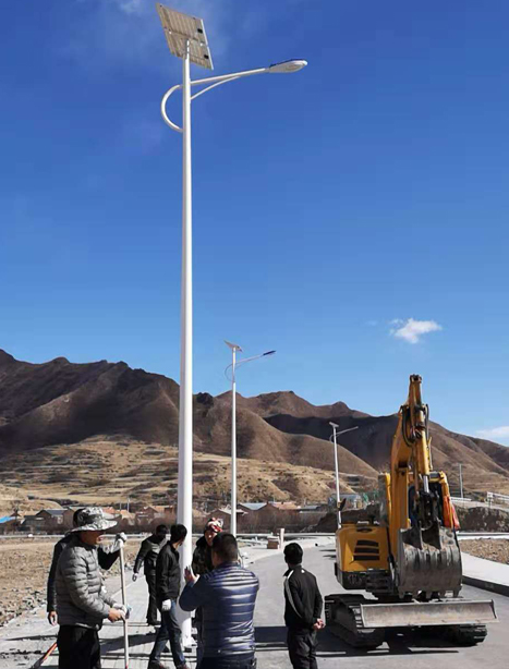 甘南碌曲10米卓尼太阳能路灯项目