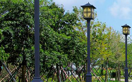 太阳能卓尼庭院灯价格为何差三倍？关键看这几点